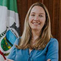 Foto do(a) Secretária: Stéfanie Casagrande