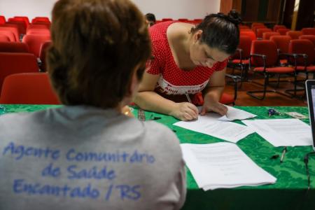 Doações do SOS Rio Grande do Sul começam a ser distribuídos em Encantado 