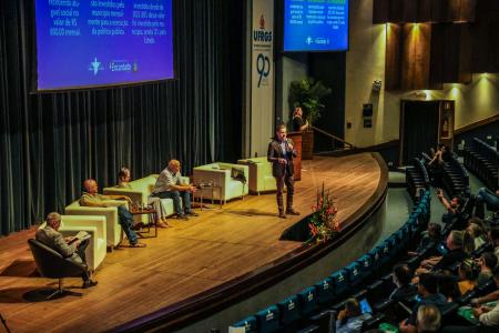 Prefeito Jonas Calvi foi painelista em seminário sobre desastre climático de 2024