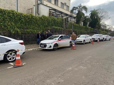 Fiscalização de táxis garante segurança e cumprimento da lei em Encantado