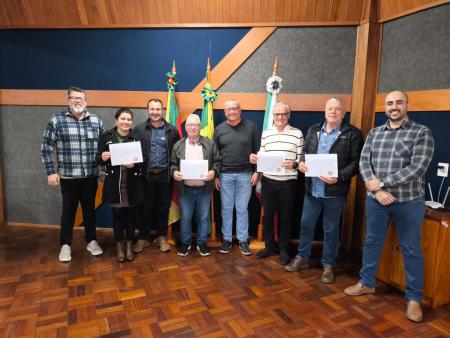 Reunião institucional no Auditório Imigrante celebra ações de apoio aos agricultores da região